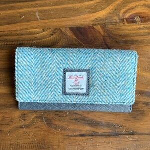 NWOT Blue and Gray Harris Tweed Wallet